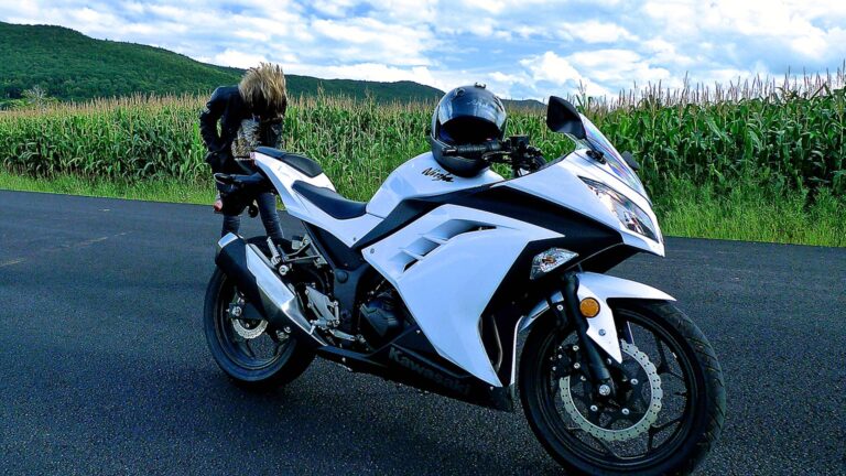 Is the 2013 Kawasaki Ninja 300 ABS Good for Freeway Riding?